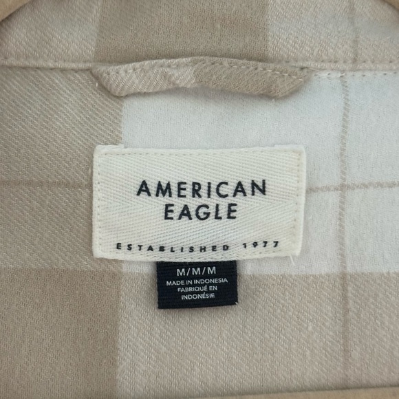 American Eagle Women’s Oversized Plaid Shirt - Picture 3 of 5